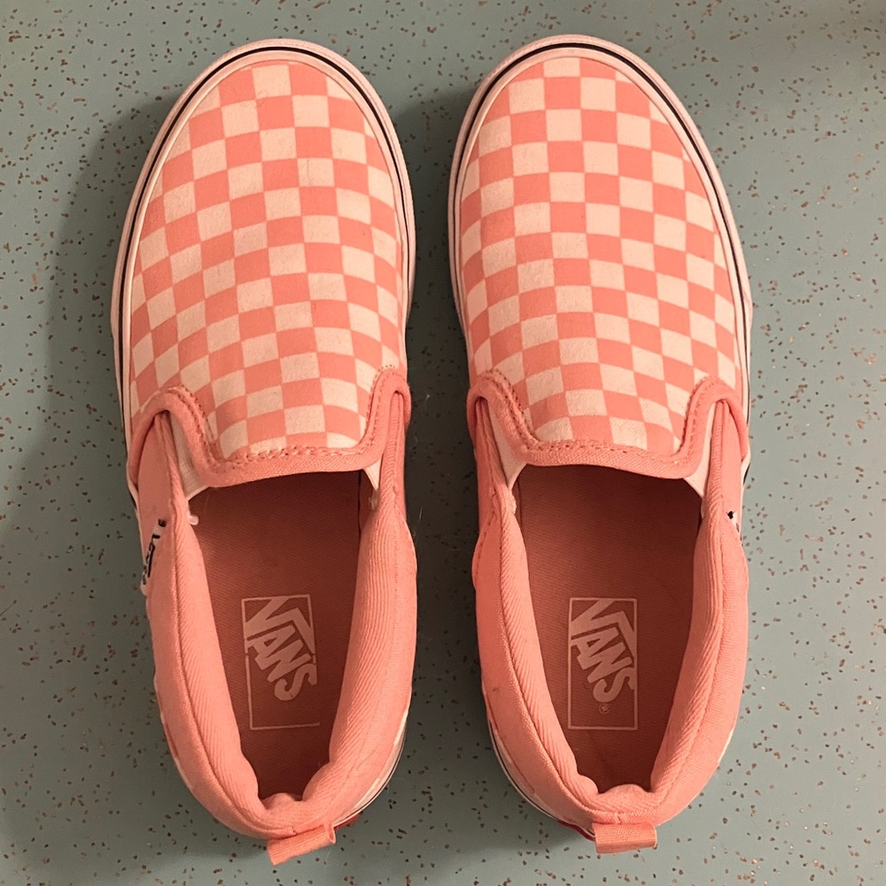 Vans size 3 kids’ white and pink checkered slip-ons.